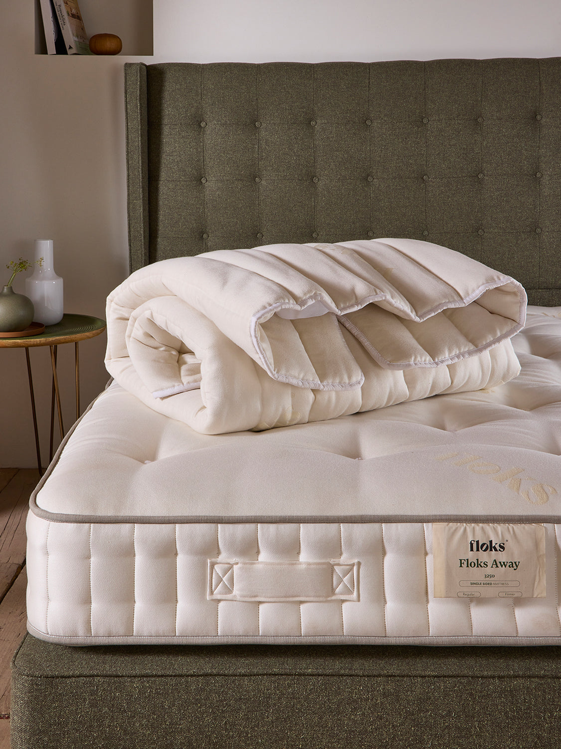 Outlet: Single luxury deep mattress topper