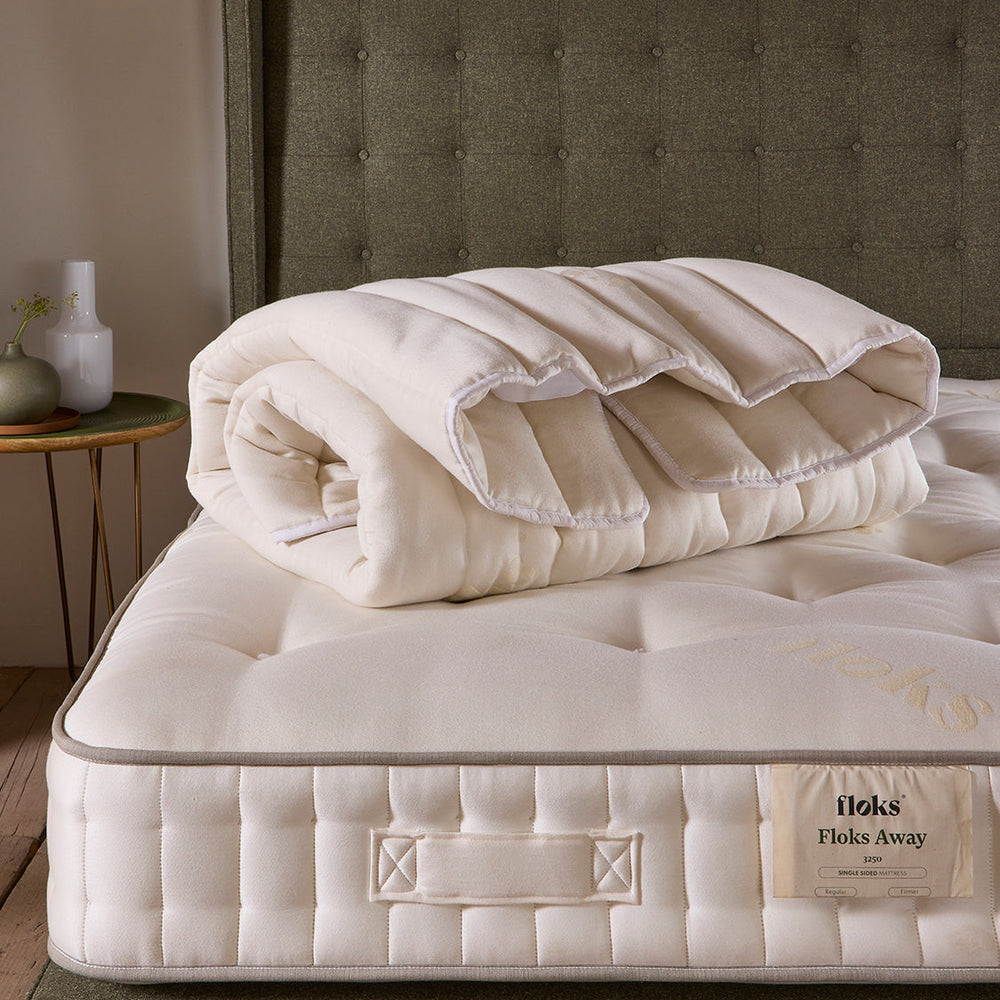 Outlet: Single luxury deep mattress topper