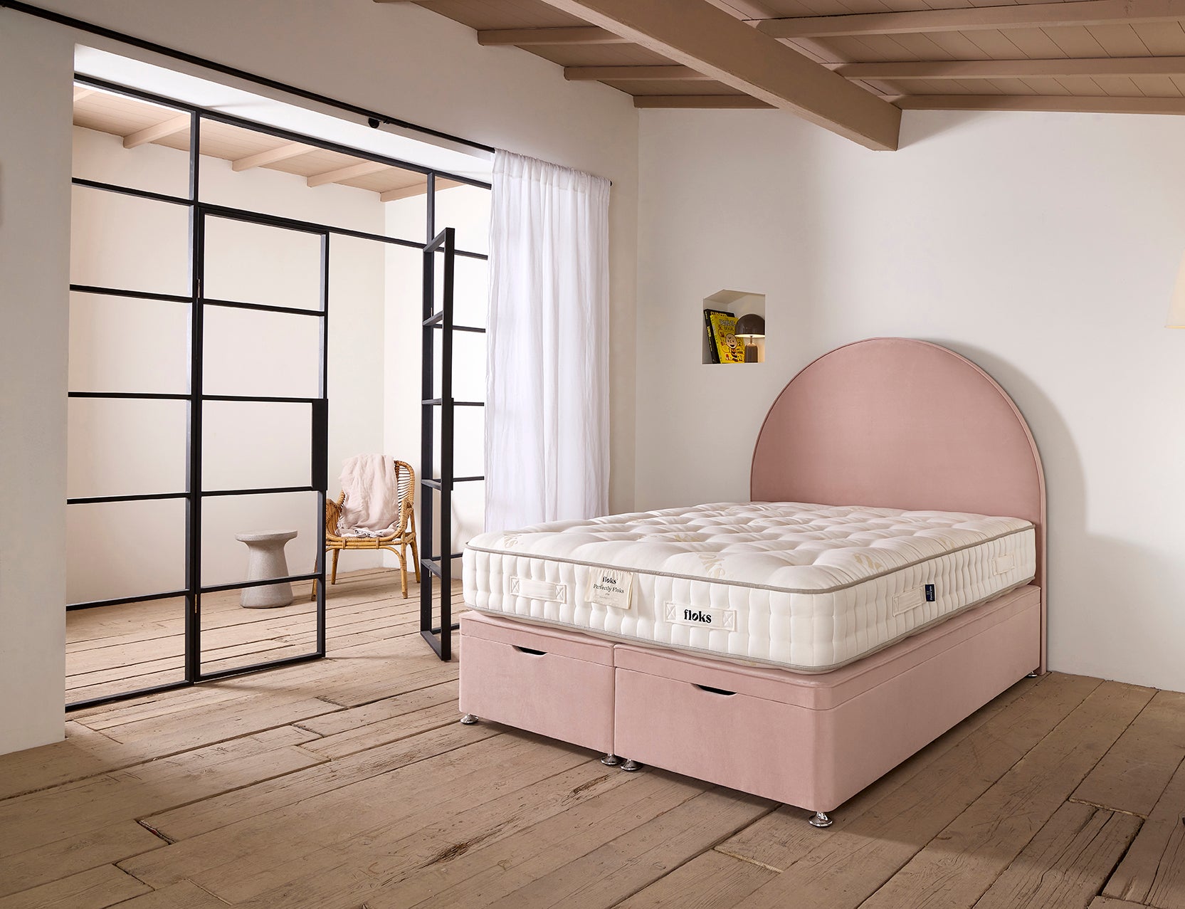 Outlet: The Emily Bed (King size): ex-display