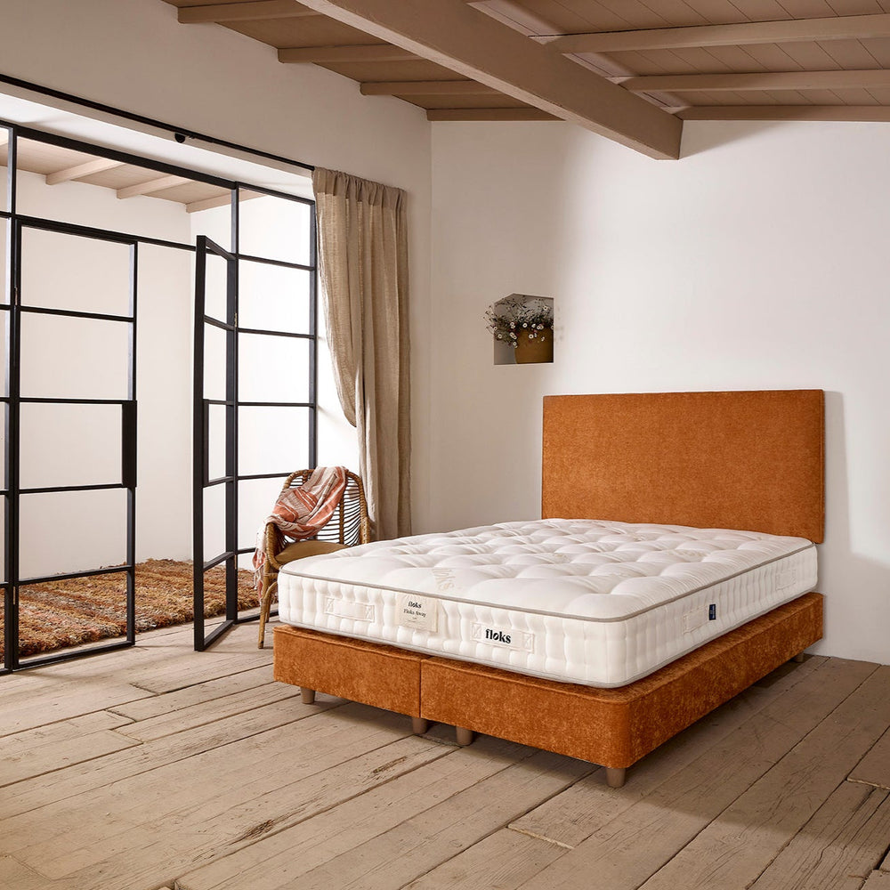 Full view of the Floks Away 3250 Mattress made from UK-certified wool and pocket springs, offering luxury comfort and support.
