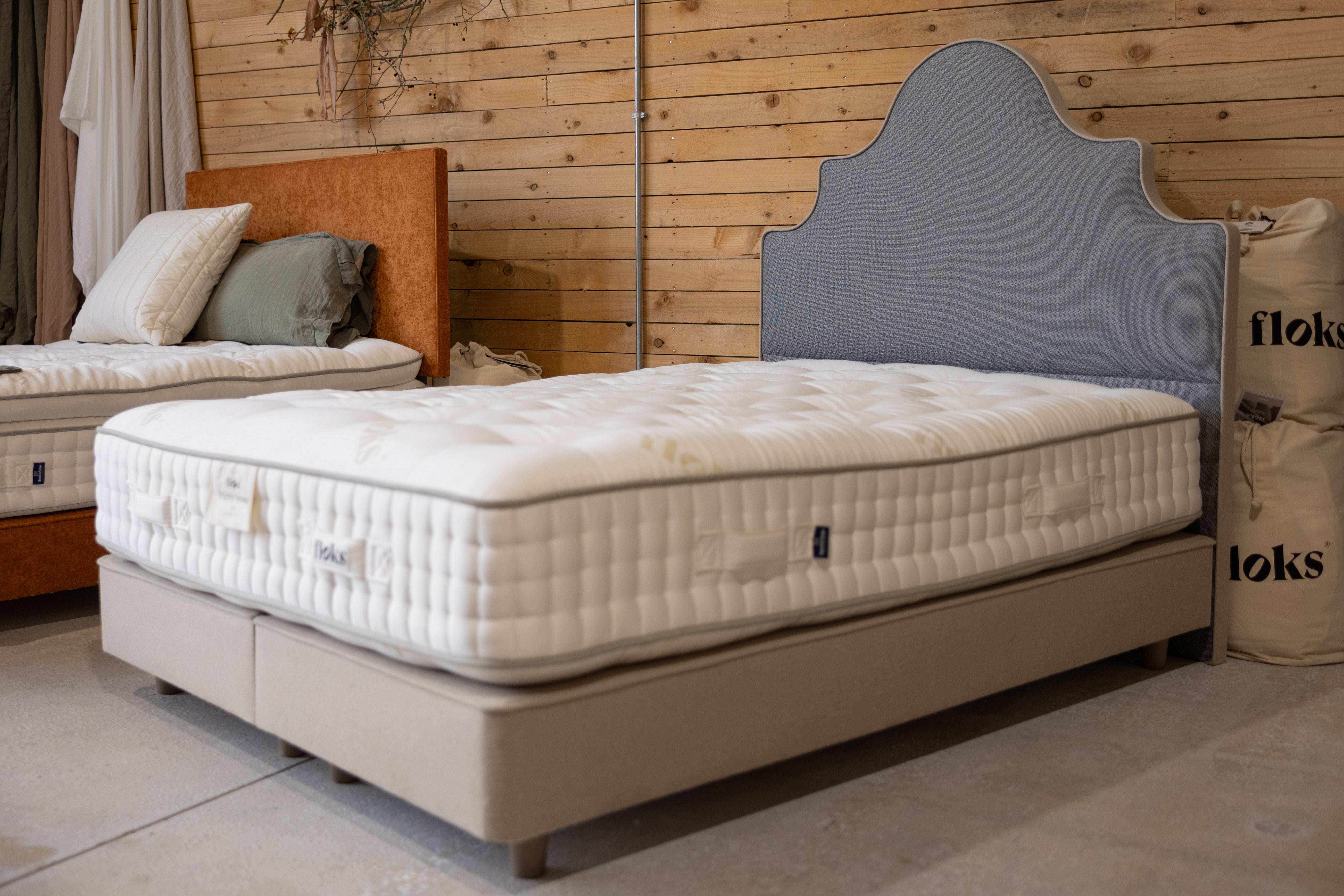 Outlet: The Bella Bed (King size): ex-display