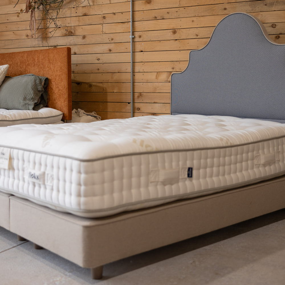 Outlet: The Bella Bed (King size): ex-display