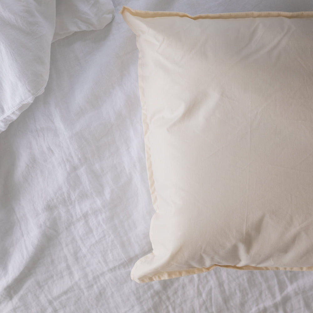 Outlet: Large (50x90cm) medium firmness pillow - slight seconds