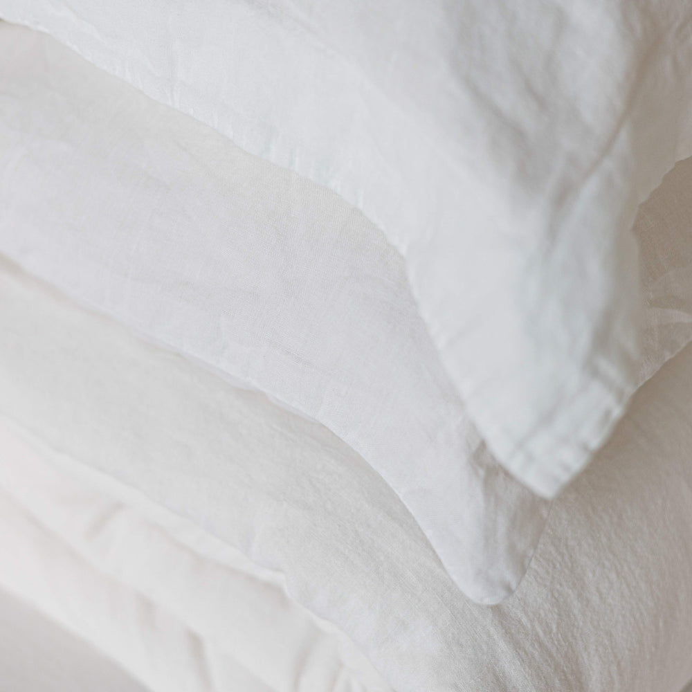 Outlet: King size duvet cover, white (small mark)