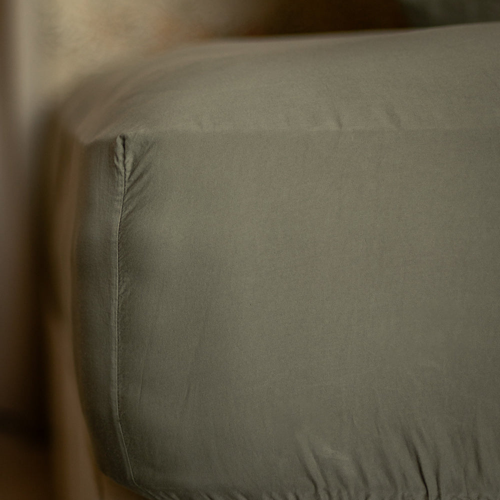 Outlet: King size fitted sheet in Sage